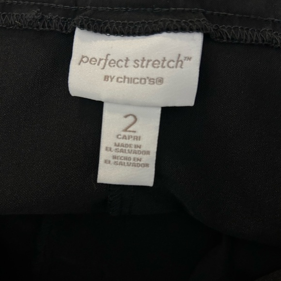 Chicos Perfect Stretch Pull On Lattice Capri Pants - Picture 4 of 7